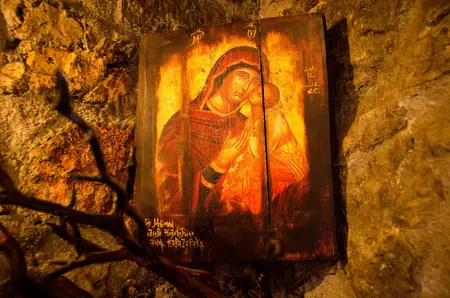 Când urăm „La mulți ani” de Sfânta Maria. Se spune „La mulți ani” de Adormirea Maicii Domnului, pe 15 august?