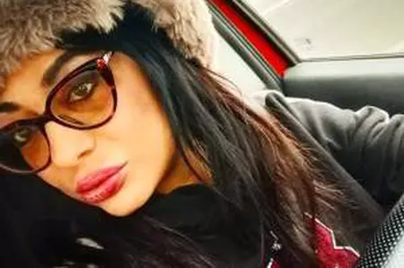 Fostul soț al Ioanei Popescu, la mormântul brunetei. Ion Lorinczi și prietenii ei i-au organizat pomenirea de 40 de zile. Gestul făcut de iubitul ei, Mihai