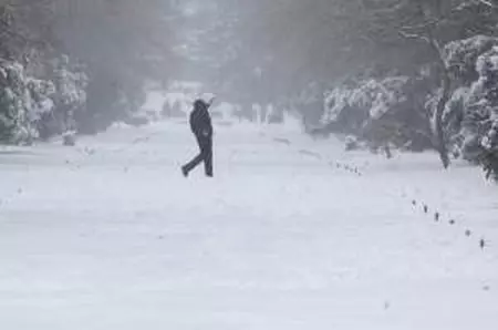 Se închid școlile din România din cauza frigului. Județele unde elevii învață online