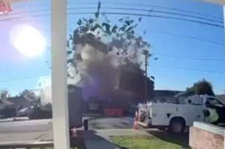 Explozie devastatoare urmată de un incendiu. Mai multe persoane au fost rănite | VIDEO