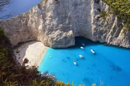 Un bărbat a murit subit în vacanță, într-o destinație turistică frecventată de români. Logodnica lui a presimțit tragedia