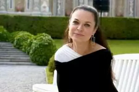 Cum arată acum Raluca Lăzăruț și familia ei! Prezentatoarea s-a mutat în urmă cu 10 ani în America