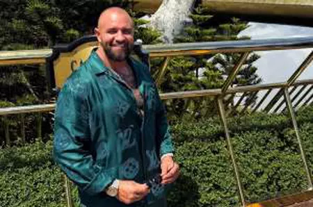 Cea mai romantică imagine cu Alex Bodi și iubita! Au dat frâu liber pasiunii!