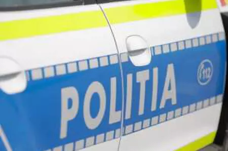 Șofer de microbuz care transporta copii la școală, prins beat la volan. Ce pedeapsă i-au aplicat polițiștii
