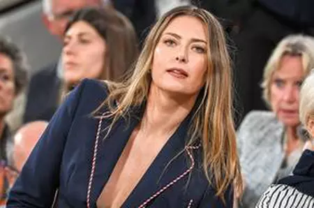 Maria Sharapova a apărut pe neașteptate la Roland Garros și a provocat un delir total: „Turneul e mai frumos când este ea aici”