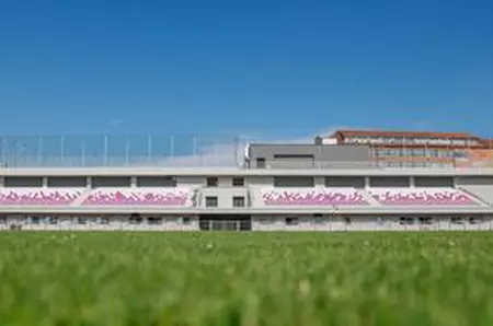Schimbare incredibilă pe arena veche de 98 de ani » Imagini spectaculoase
