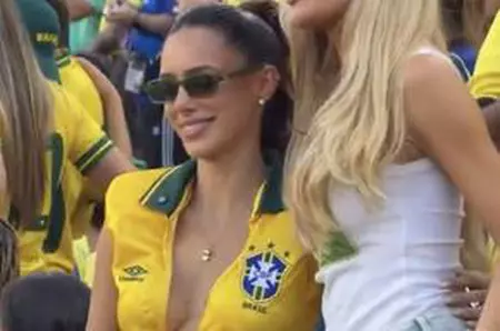 Iubita lui Neymar a arătat mai mult decât voia în timpul meciului Braziliei! Imaginea surprinsă în tribune