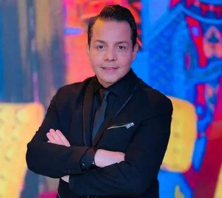 Jean-de-la-Craiova-face-parte-din-juriul-„Splash-Vedete-la-apă”