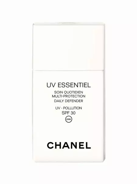 Cremă pentru ten, Chanel, UV Essentiel SPF 30, 282 lei