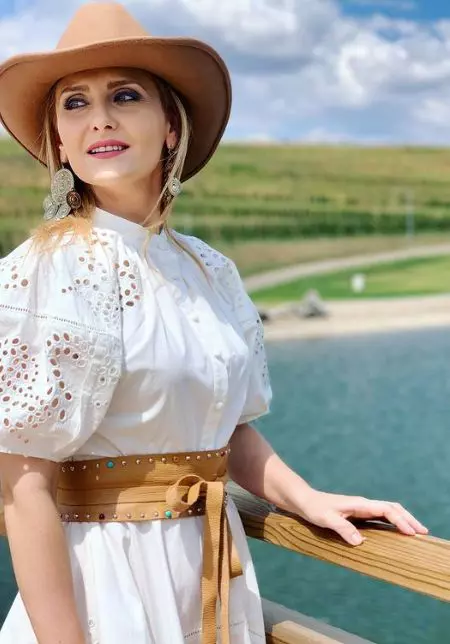 alina sorescu 21