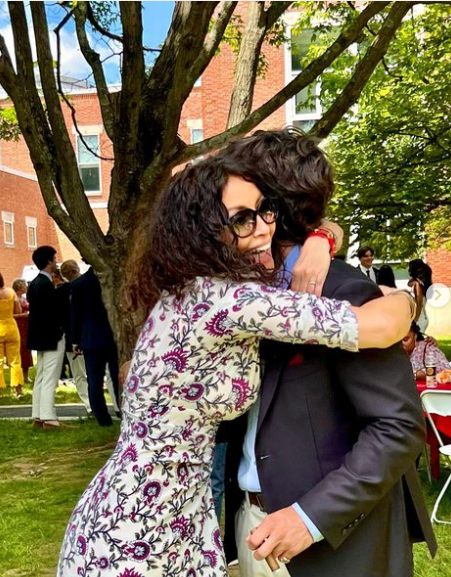 mihaela-radulescu-mandra-de-fiul-ei-ayan-a-absolvit-un-liceu-prestigios-din-america-si-se-pregateste-de_2