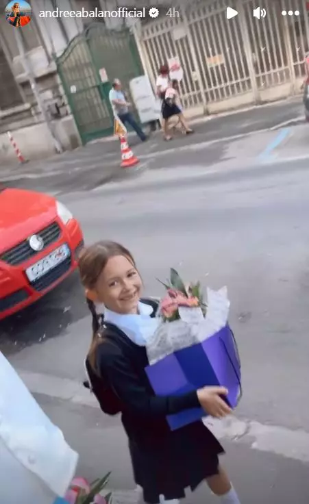 Andreea Bălan și George Burcea, alături de fiica lor cea mare în prima ei zi de școală. Cum s-au pozat alături de Ella și Clara