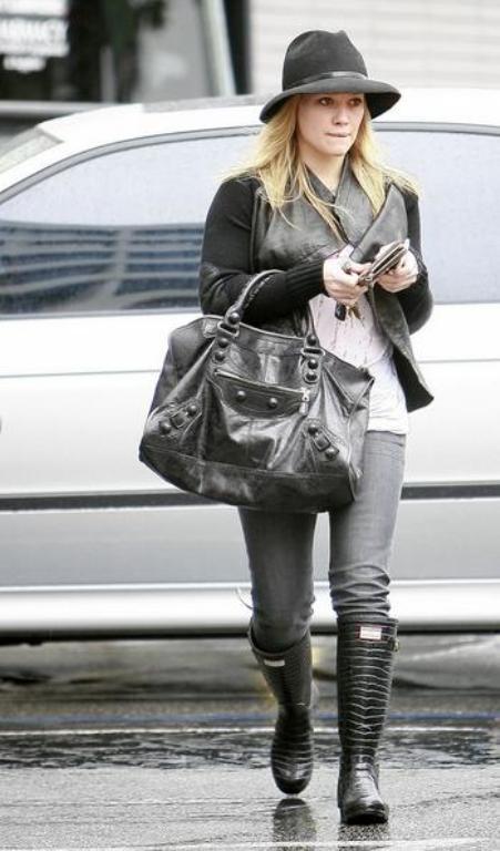 cizme-cauciuc-Hilary-Duff.JPG