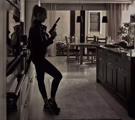 Meryem Uzerly, periculoasă în serialul turcesc „Eşkıya Dünyaya Hükümdar Olmaz” (1)