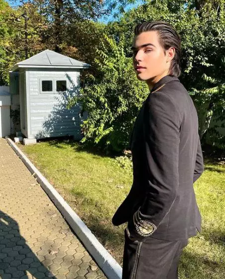 fiul-lui-stefan-banica-afacere-25