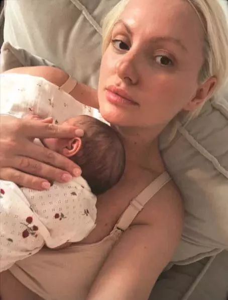 Alexandra Stan și fiica ei, Eva