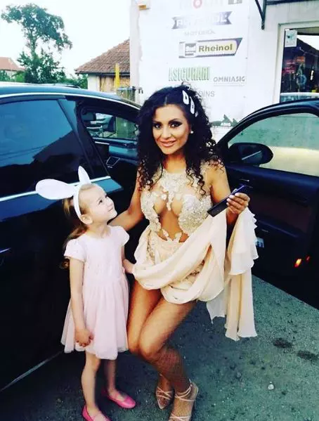 cum-a-ajuns-sa-arate-bianca-rus-in-costum-de-baie-dupa-ce-a-slabit-50-de-kilograme-2