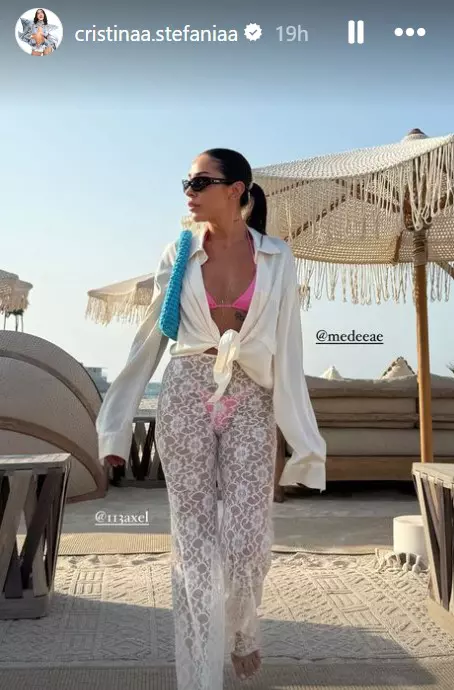 Cristina Ștefania la plajă