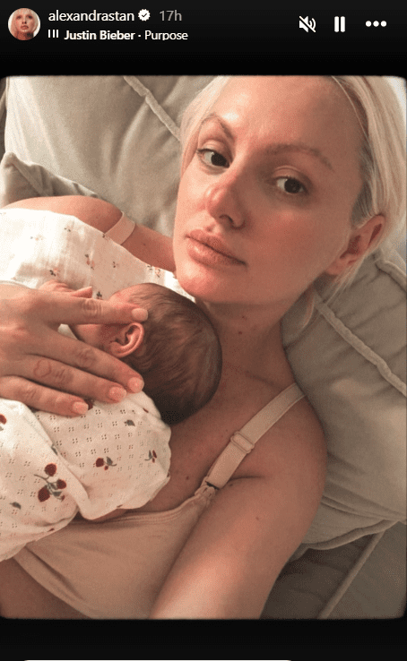 Alexandra Stan cu fetita ei