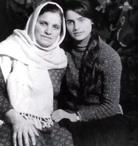 anastasia lazariuc in tinerete