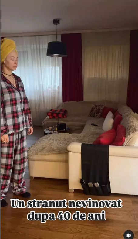 Giulia Anghelescu, în living