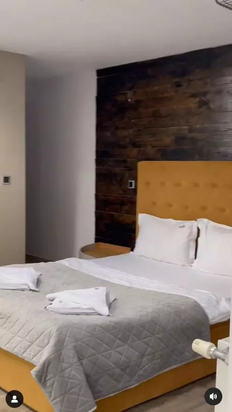 Imagini din casa lui Liviu Vârciu din Poiana Brașov  (6)