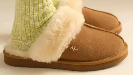 Papuci de casă care îți dau vibe de weekend… în fiecare seară