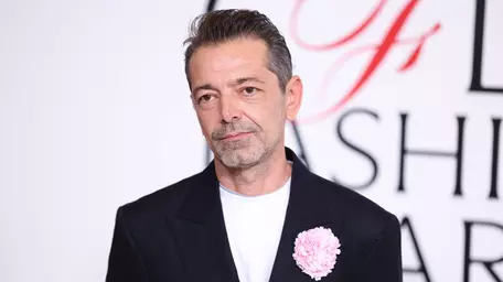 Pieter Mulier părăsește Alaïa după cinci ani la conducerea creativă