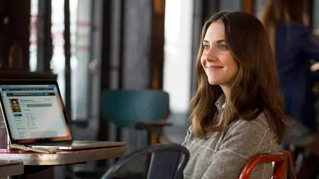 La începutul unei povești romantice îți place mult să comunici online? Ce spune asta despre tine