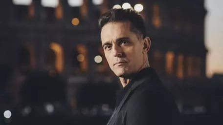 Ce spune actorul Pedro Alonso din serialul Berlín despre scriitorul și istoricul religiilor Mircea Eliade: "M-a interesat foarte mult perspectiva" (EXCLUSIV)