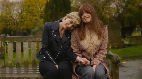 10 seriale, cu doar 4 episoade, care au povești memorabile și te vor ține cu sufletul la gură