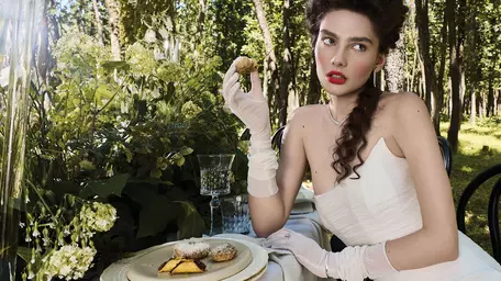 Editorial fashion: A seat at the table
