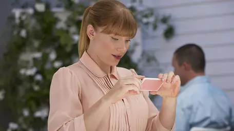 Ești dependentă de telefon? Cum asta v-ar putea afecta intimitatea emoțională în cuplu