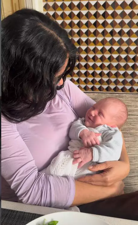 salma heyk cu bebe