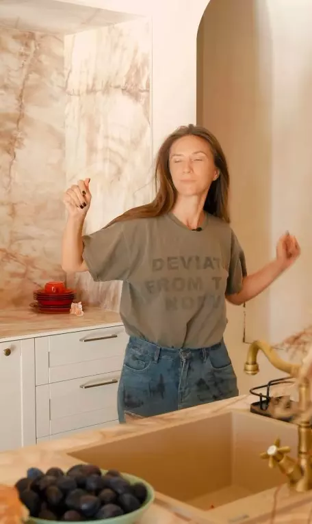 adela-popescu