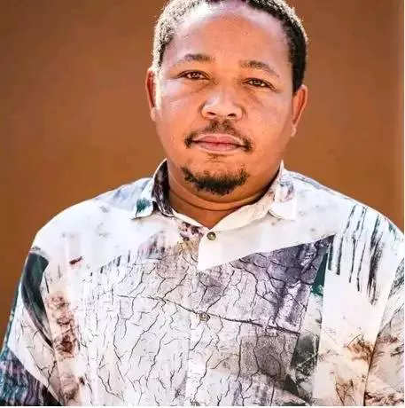 Presley Chweneyagae4