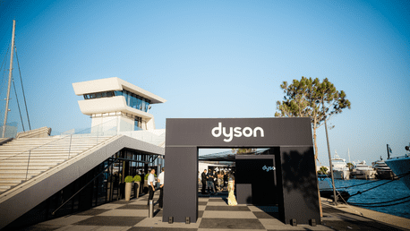 Noul magazin Dyson din Astir Marina te invită să experimentezi tehnologia de ultimă generație direct de la malul mării