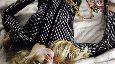 Georgia  May Jagger, imaginea Versace