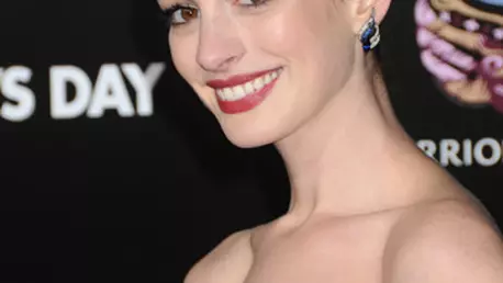 Anne Hathaway ne invata sarutul perfect