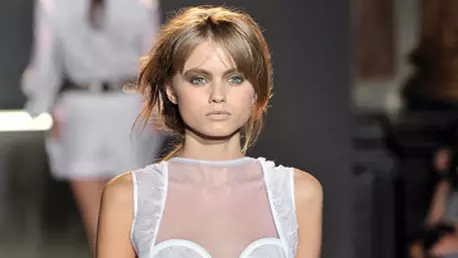 TENDINTE: Elle tendinte moda si beauty primavara-vara 2010