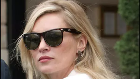 Kate Moss suparata pe Sienna Miller