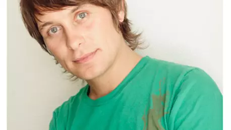 Mark Owen ajutat de Robbie Williams