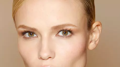 Make-up trends: Un ten de portelan la Gucci