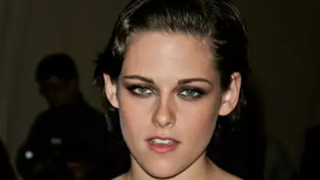 Kristen Stewart mai norocoasa decat Lohan