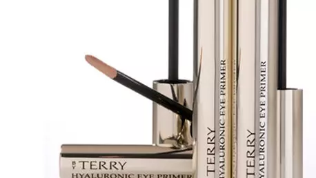 Iluminatorul Hyaluronic Eye Primer de la Terry