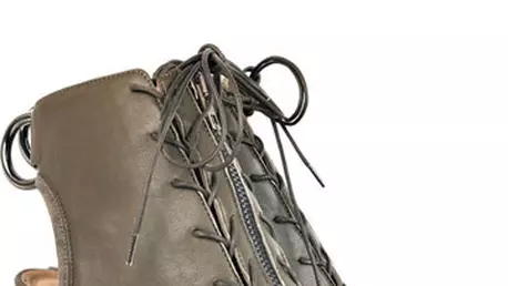 Botine din piele Acne