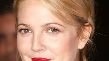 Drew Barrymore poate mirosi dragostea