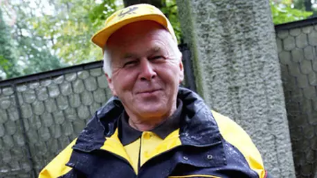 Paparazzi: Lupi sau Scufite Rosii?