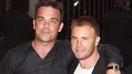Robbie Williams pe scena cu Gary Barlow