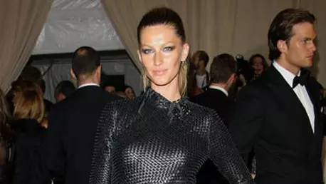 Gisele Bundchen, in negocieri cu Balenciaga